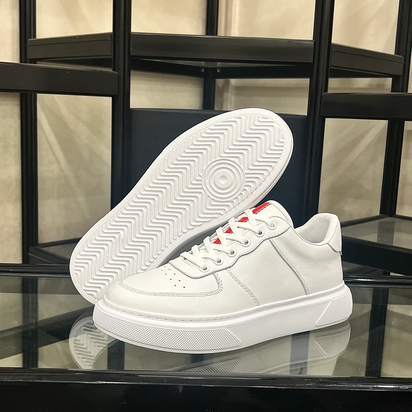 Men's shoes💰440 Prada/Prada Men's new casual shoes, this upper is made of imported calfskin + sheep lining! The outsole is made of non-slip sports foam and ultra-light, which feels good on the feet. It is a fashionable and stylish item!  Size: 38-44 (45 customized)